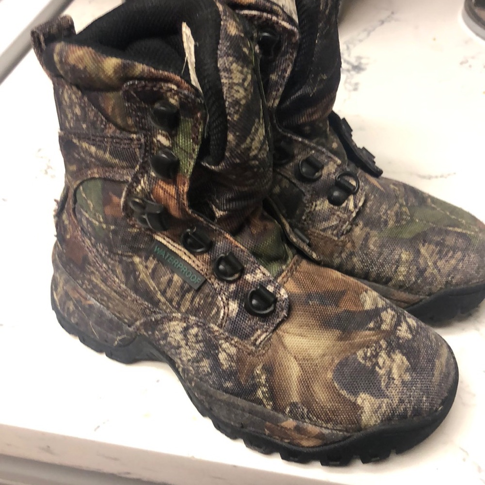 Kids hunting boots